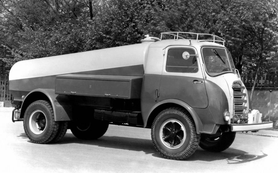 Alfa Romeo 900 Cisterna '1947 - 54